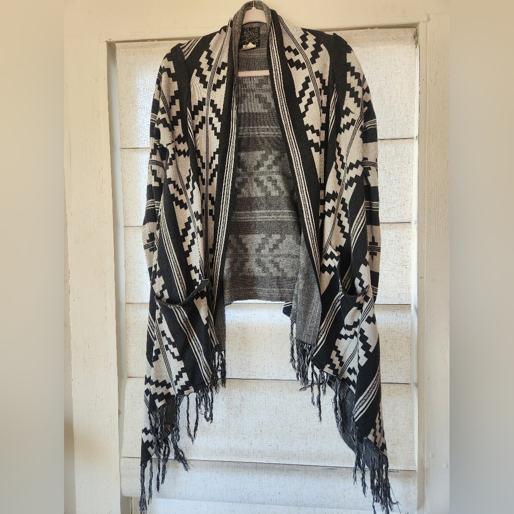 Sweater aztec desert pattern